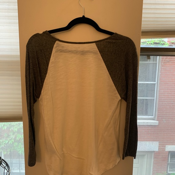 Madewell Gray and White Woman’s Baseball Tee - Picture 3 of 3
